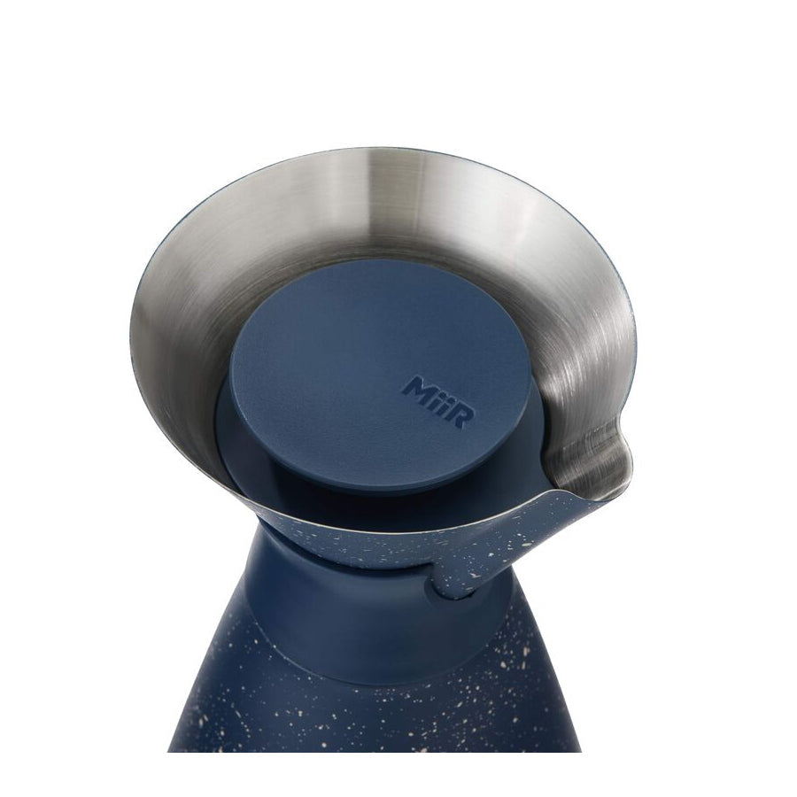 new-standard-carafe-t1 WebPDP-33oz_New_Standard_Carafe_Tidal_Blue_Speckle_Studio__CAR1SVOS225_45_Lid_Off.jpg