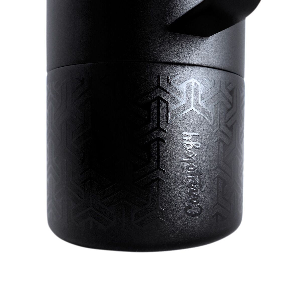 miir-x-carryology-tomo-u5 WebPDP-MiiR_x_Carryology_Tomo_Studio_Closeup__TOM1SV33402_12.10.25.jpg