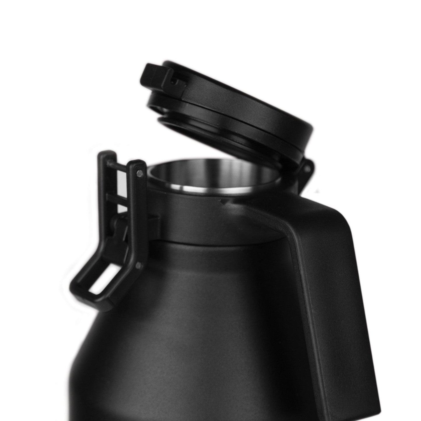 64oz-growler-o0 growlerdetail1_f7b2c86e-8bb8-40fc-b9ae-6f2e9d01276f__402220.jpg